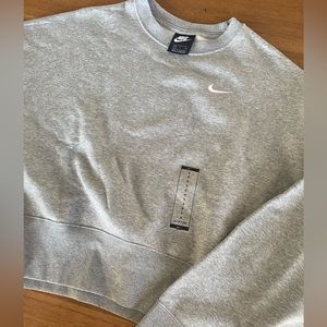 Nike Oversized Slightly Cropped Crewneck -Grey S